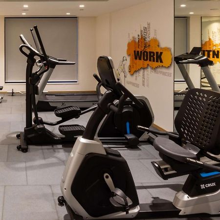 Park Inn By Radisson Сурат Екстериор снимка