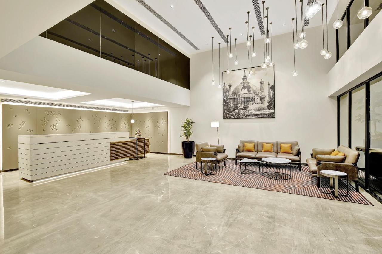 Park Inn By Radisson Сурат Екстериор снимка