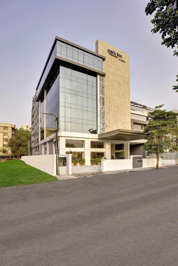 Park Inn By Radisson Сурат Екстериор снимка