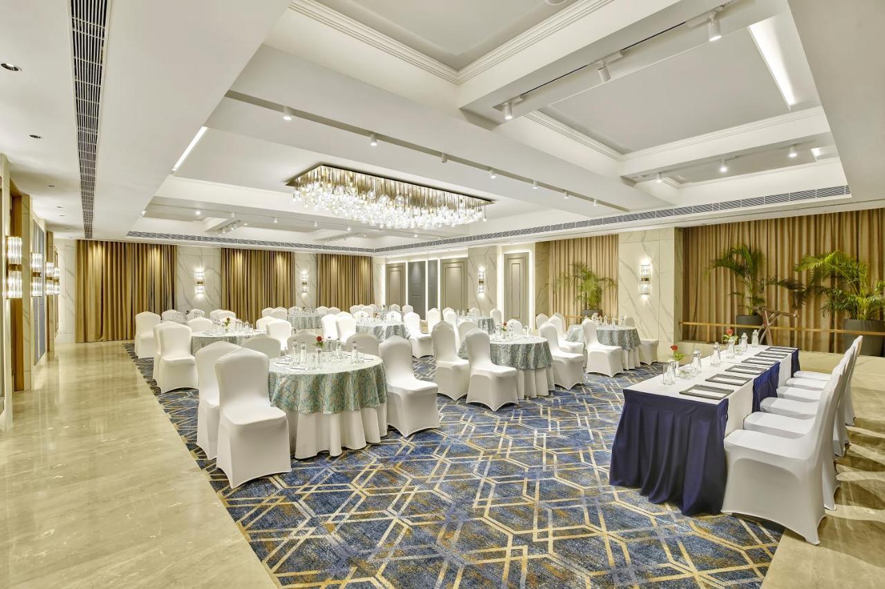 Park Inn By Radisson Сурат Екстериор снимка