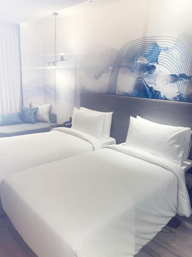 Park Inn By Radisson Сурат Екстериор снимка